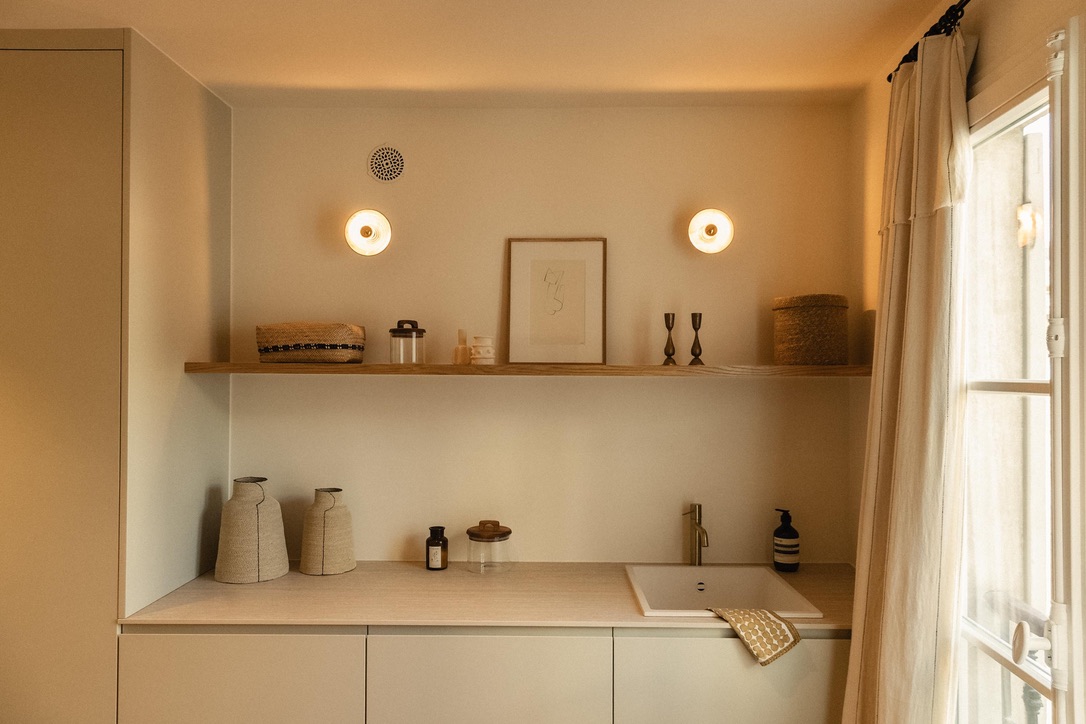 Cuisine — détail plan de travail et étagère